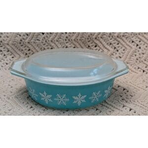 Pyrex Snowflake Turquoise Blue Oval Casserole Dish with Lid 043 1.5 QT Vintage